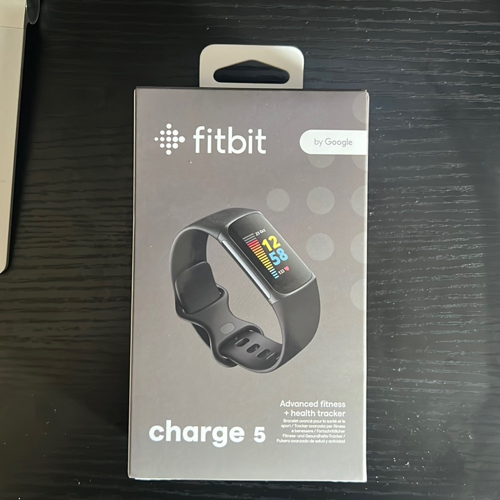 FitBit Charge 5